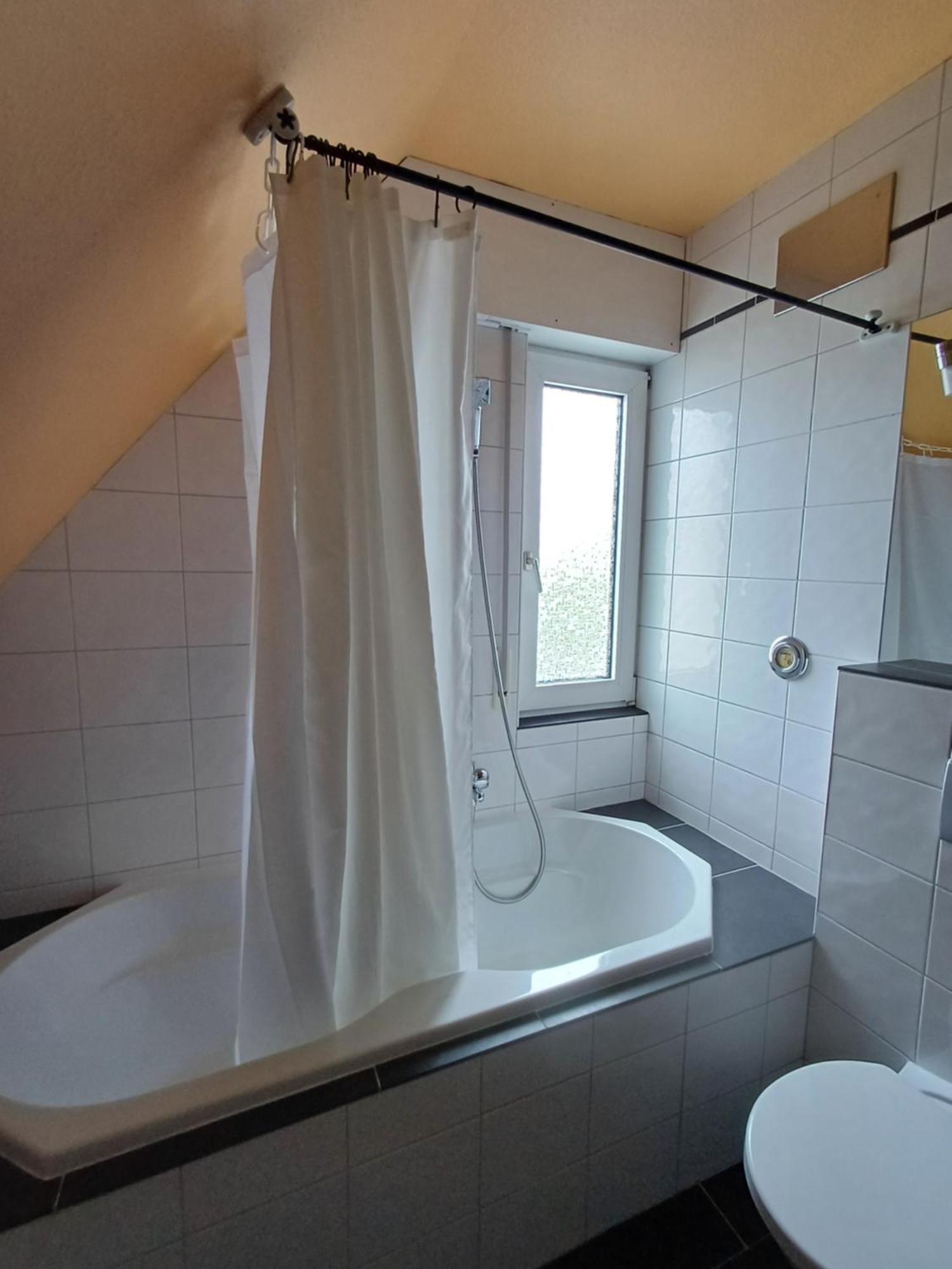 B&B Koeln Zuendorf ภายนอก รูปภาพ